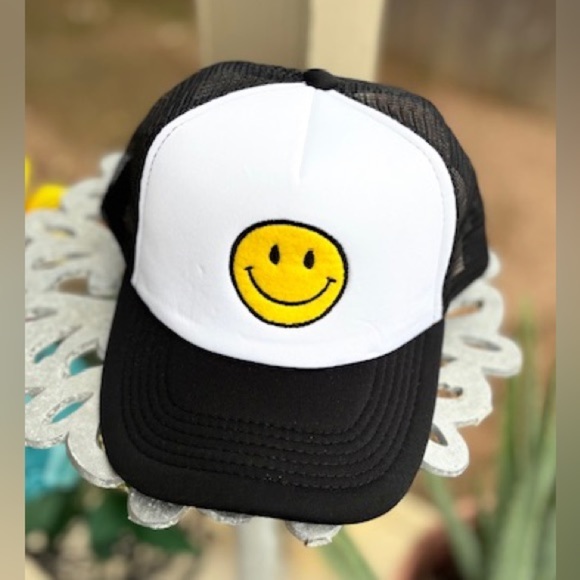 Last One NWT LOVE OF FASHION {LOF} BLACK White Yellow smiley face Ball Cap - Picture 1 of 7